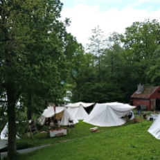 Oversiktsbilde over vår leir og naboer / Overlooking our camp and neighbours